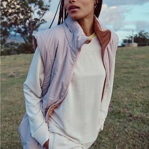 Free People Women's Reversible Vest - Cream and Tan